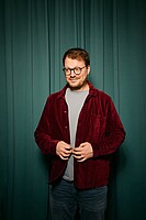 Logo Maxi Gstettenbauer - KOMPLETT ABSURD - Preview 