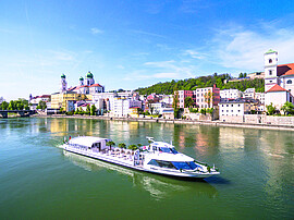 Banner Wassermusik mit dem Cabrioschiff auf der Donau