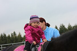 Banner Kinder mit Pferden stärken